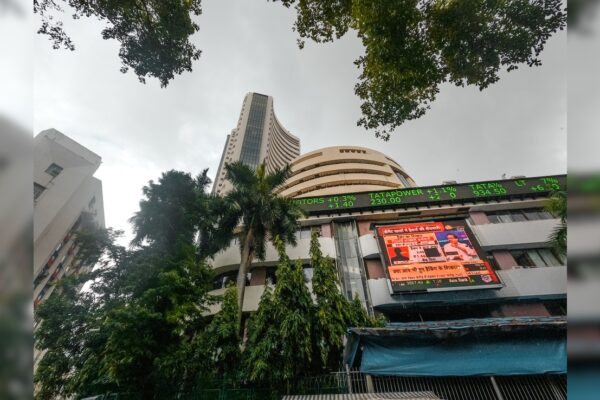 Sensex, Nifty Open Flat After US Federal Policy Decision