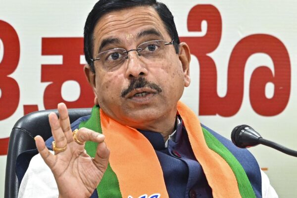 Kharge just a puppet, says Pralhad Joshi