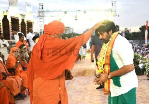 Photos: Pawan Kalyan at Madhurai for Muruga Bhakthargal Maanadu