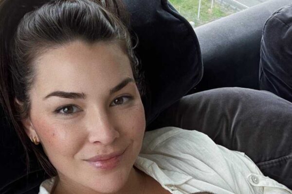 See Photos of Celebrity Moms Pumping Breast Milk