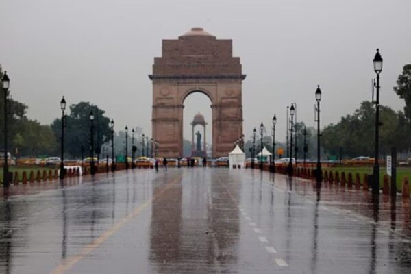 Sharp drop in temperature brings relief as rain lashes Delhi-NCR