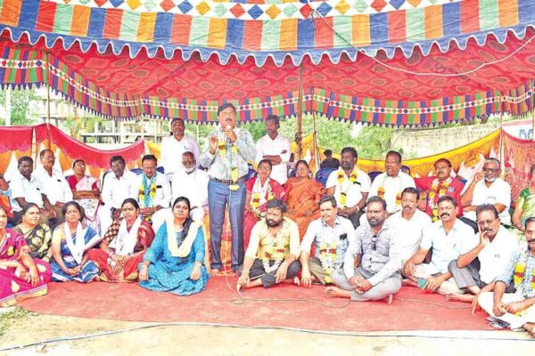 ఖమ్మంలో ఉద్యమకారుల దీక్ష