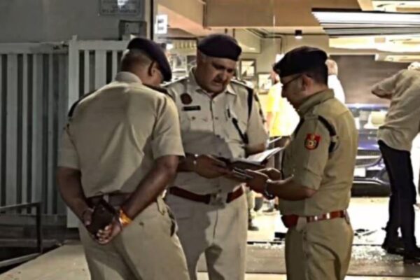 Mumbai: Man uses car with ‘MLA sticker’, tries to extort Rs 5 lakh from contractor, held